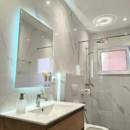 Lovely 1 1 Ap In Myslym Shyri Appartement *